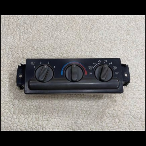 Chevrolet Blazer GMC Jimmy Oldsmobile Bravada Climate Control A/C Heater Switch - Picture 9 of 9
